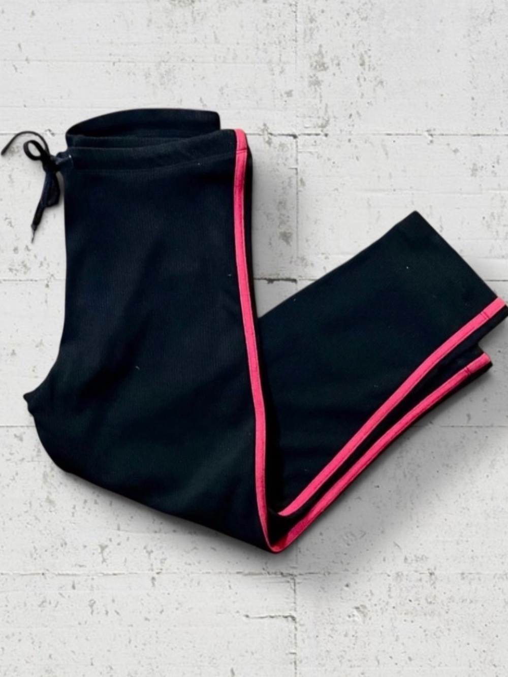 Everlast Women’s Black & Red Athletic Capri Bottoms Sz M